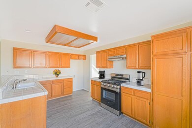 3424 35th St W, Rosamond, CA 93560 - photo 5