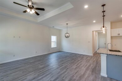 1006 S Smith St, Ennis, TX 75119 - photo 2