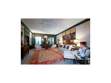 Beautiful and Spacious Greatroom 25' x 18'