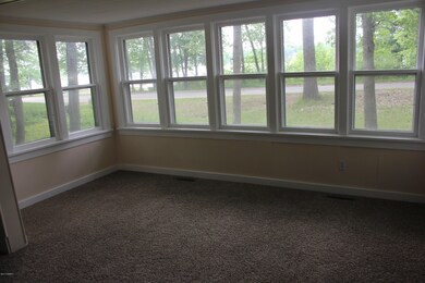 Dining area to front of cottage