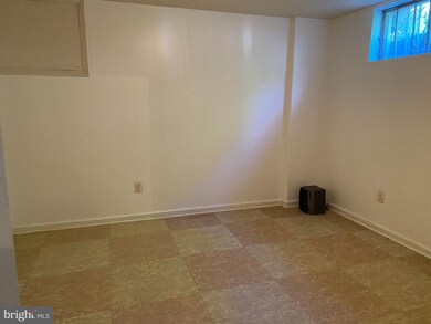 9311 Copernicus Dr, Lanham, MD 20706 - photo 6