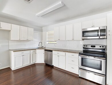 5713 Elysian St, Houston, TX 77009 - photo 7