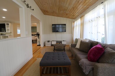 1952 Quechee Main St unit Main House, Hartford, VT 05001 - photo 4