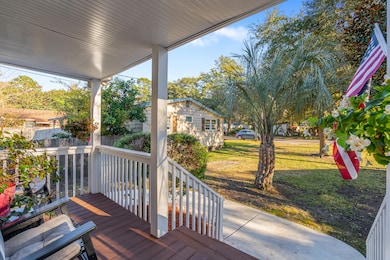 1522 N Avalon Cir, Charleston, SC 29407 - photo 2