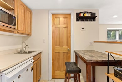 70 Garland Rd unit 2, Newton Center, MA 02459 - photo 5