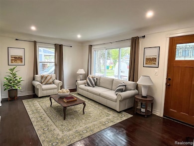 23096 Hawthorne St, Farmington, MI 48336 - photo 3