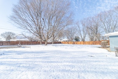 8513 W Sycamore Rd, Fairland, IN 46126 - photo 4