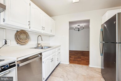 Kenwood Place unit 410, Bethesda, MD 20816 - photo 4