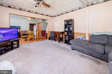 21 E New St, Paulsboro, NJ 08066 - photo 2