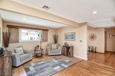 07-Living Room