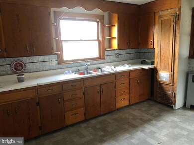 132 S Brewster Rd, Vineland, NJ 08360 - photo 2