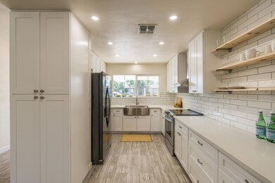 004_Kitchen