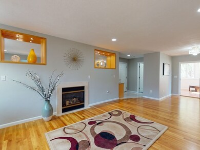 39 Lexington Dr, Acton, MA 01720 - photo 3