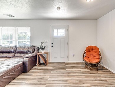 Entrance foyer with plenty of natural light and li