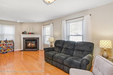 06-Family Room