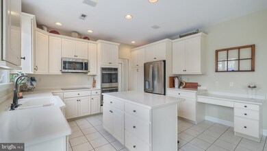 24 Endslow Ln, Perkasie, PA 18944 - photo 3