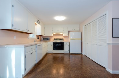 607 W Yarmouth Rd, West Yarmouth, MA 02673 - photo 7