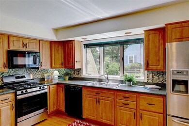 9 Hilltop Ave, Barrington, RI 02806 - photo 4
