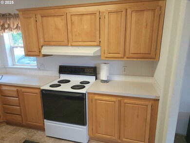1125 58th St unit 6, Springfield, OR 97478 - photo 7
