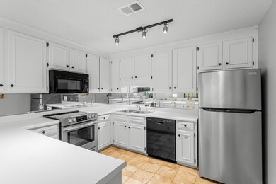 11-web-or-mls-17462-front-beach-rd-73-d