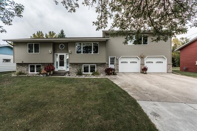 1701 Widman Ln Crookston MN-large-001-16