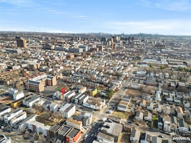 388 S 9th St, Newark, NJ 07103 - photo 5