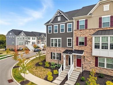 481 Nolan Cir, Cranberry Township, PA 16066 - photo 4