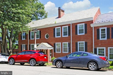 2943 S Dinwiddie St unit B1, Arlington, VA 22206 - photo 3