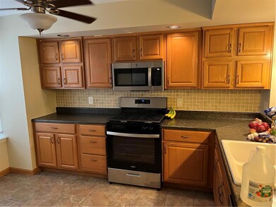 121 Franklin Ct, Bethlehem, PA 18020 - photo 4