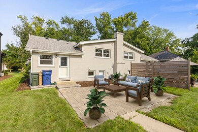 823 N Ellsworth St, Naperville, IL 60563 - photo 4