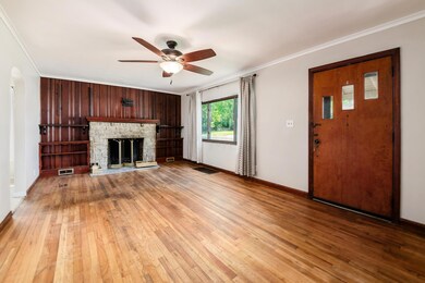 L_381_Rosslyn_Ave015-topaz-sharpen