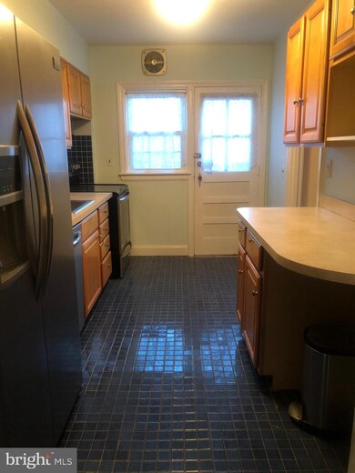 3909 Rexmere Rd, Baltimore, MD 21218 - photo 2