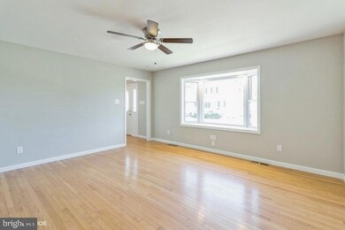 213 Buchanan Ave, Folsom, PA 19033 - photo 3