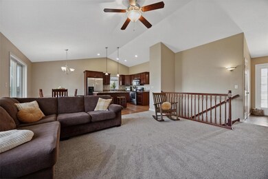 520 Rosedale Dr, Center Point, IA 52213 - photo 5