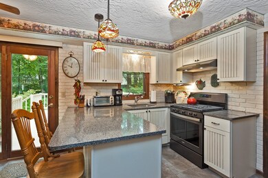 38 Dover Dr, Whitinsville, MA 01588 - photo 4