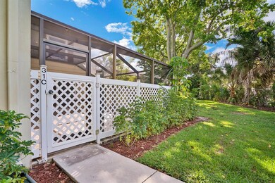 31 Clinton Ct unit C, Royal Palm Beach, FL 33411 - photo 2