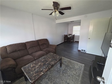 490 Kenwood Dr unit B, Euclid, OH 44123 - photo 6