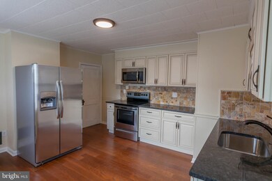 788 Cleveland Ave, Chambersburg, PA 17201 - photo 3