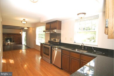 12624 Lamp Post Ln, Potomac, MD 20854 - photo 6