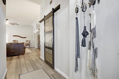 801 N Longmore St-9
