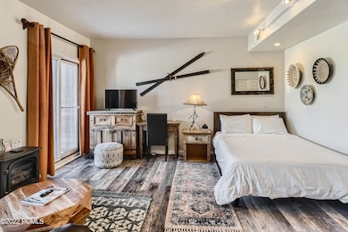07 Living Room
