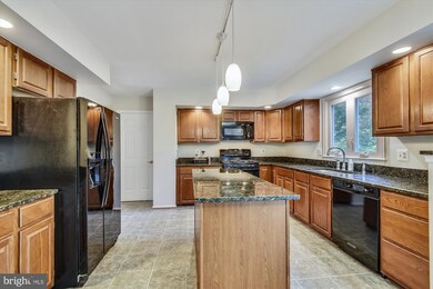 15428 Martins Hundred Dr, Centreville, VA 20120 - photo 5