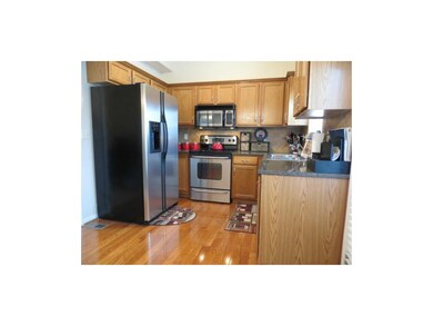 Upgraded eat-in kitchen