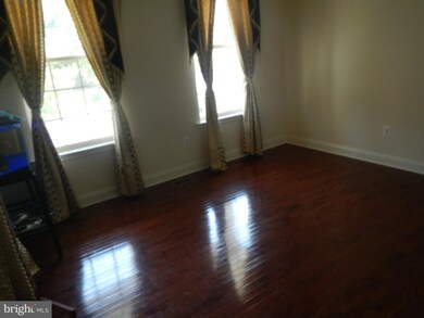 23014 Blue Flag Cir, Clarksburg, MD 20871 - photo 2