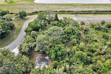 757 S Fischer Cir, Sebastian, FL 32958 - photo 6