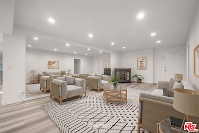 423 S Rexford Dr unit 202, Beverly Hills, CA 90212 - photo 2