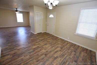 217 N Mission Ave, Tahlequah, OK 74464 - photo 4