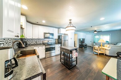 707 Jackson St, Weatherford, TX 76086 - photo 5