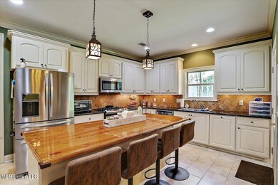 08-112 Meadow Park Dr
