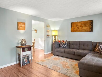 6707 Skywae Dr, Columbus, OH 43229 - photo 4